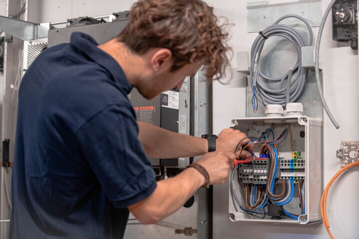 Installatore/trice elettricista, 1. figura